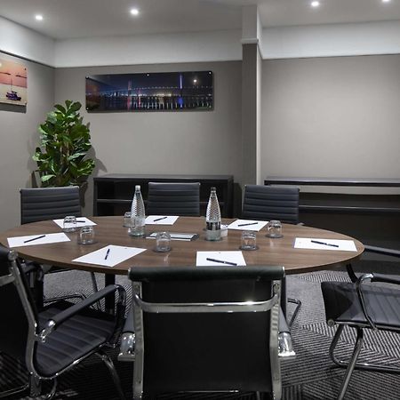 Doubletree By Hilton Dartford Bridge Hotel Ngoại thất bức ảnh