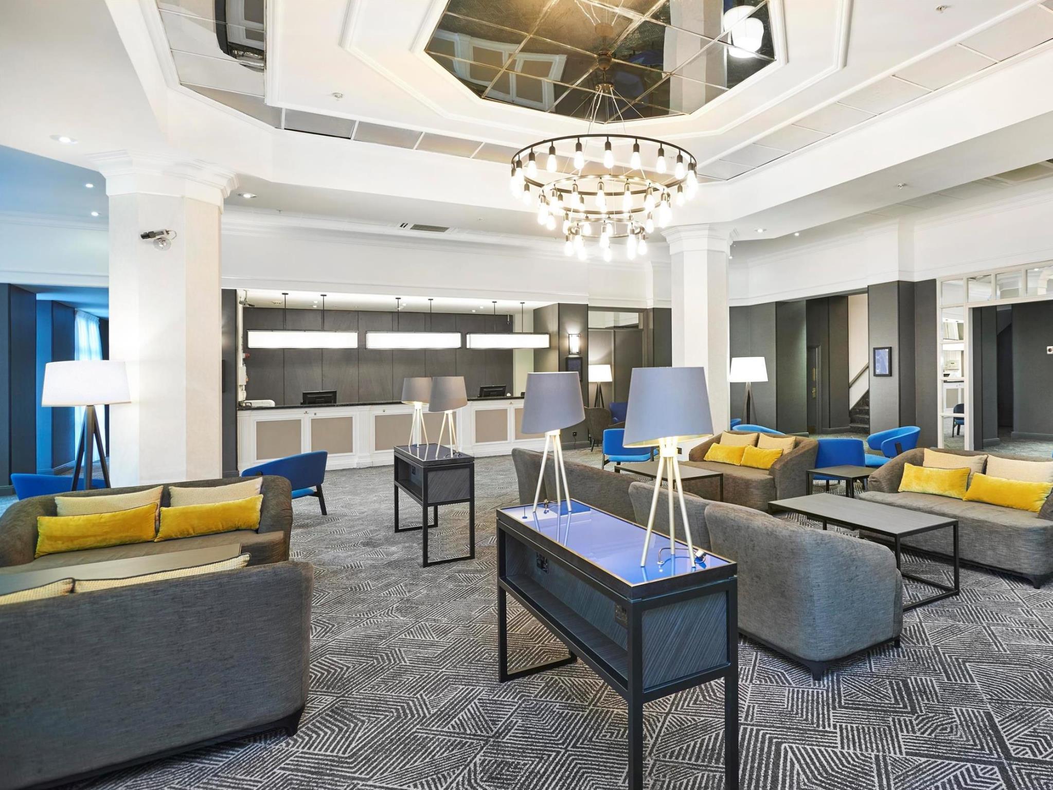 Doubletree By Hilton Dartford Bridge Hotel Ngoại thất bức ảnh