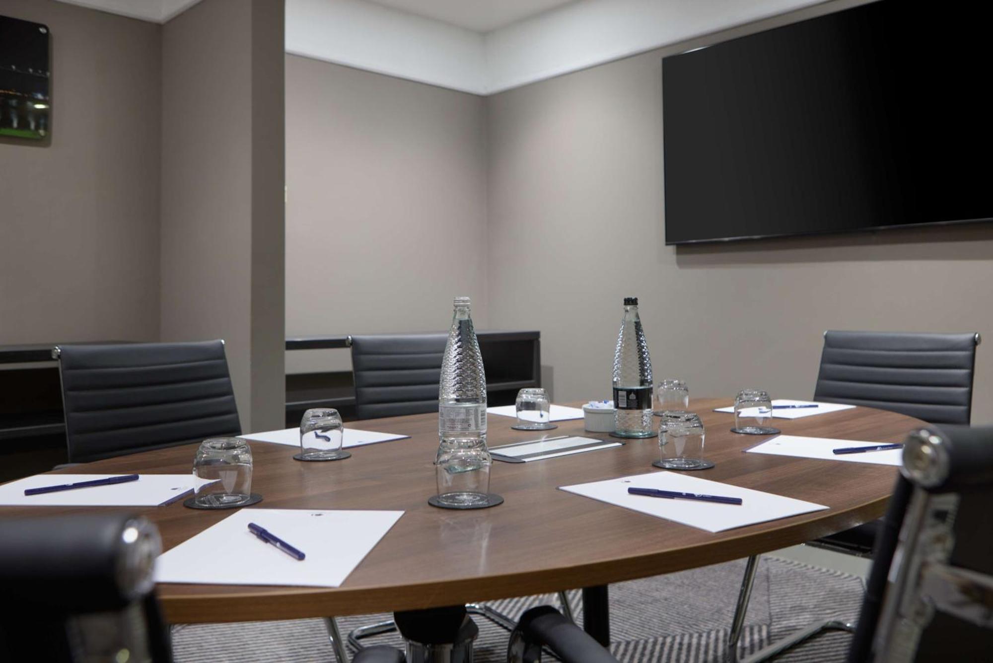 Doubletree By Hilton Dartford Bridge Hotel Ngoại thất bức ảnh