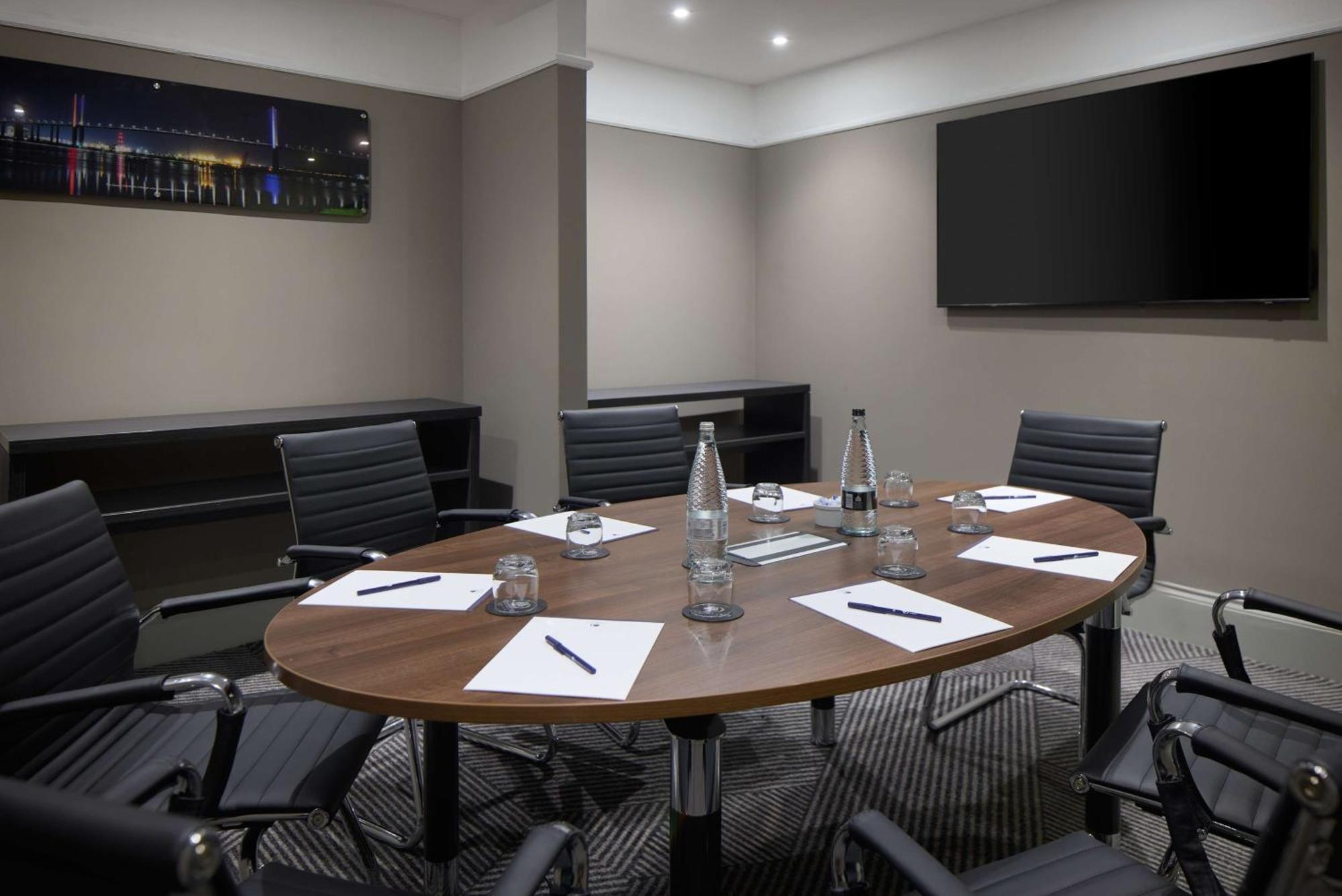 Doubletree By Hilton Dartford Bridge Hotel Ngoại thất bức ảnh