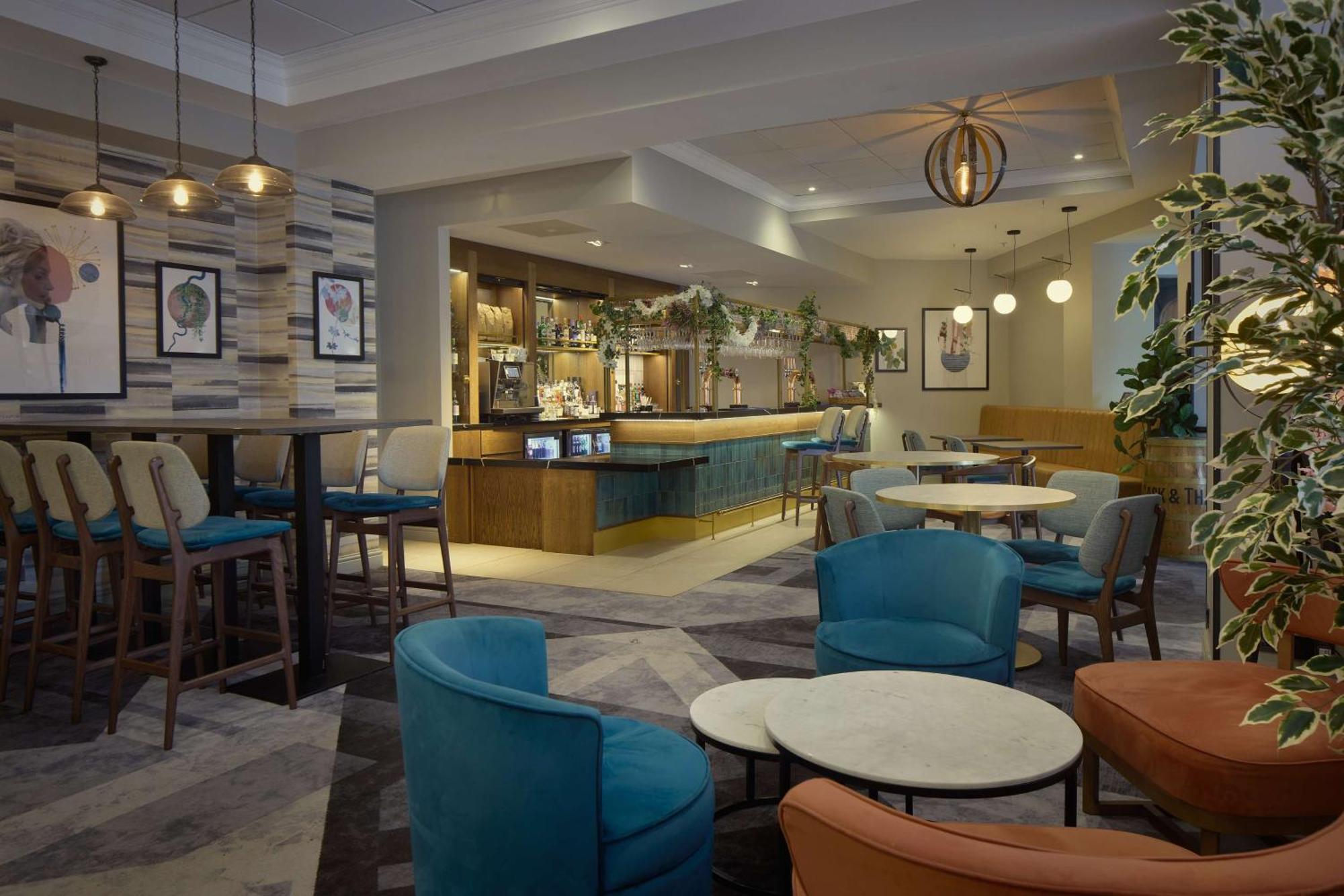 Doubletree By Hilton Dartford Bridge Hotel Ngoại thất bức ảnh