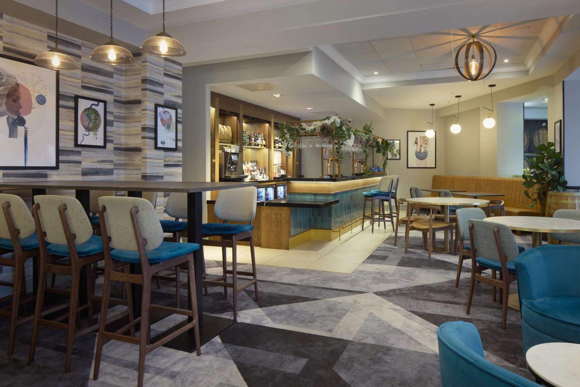 Doubletree By Hilton Dartford Bridge Hotel Ngoại thất bức ảnh