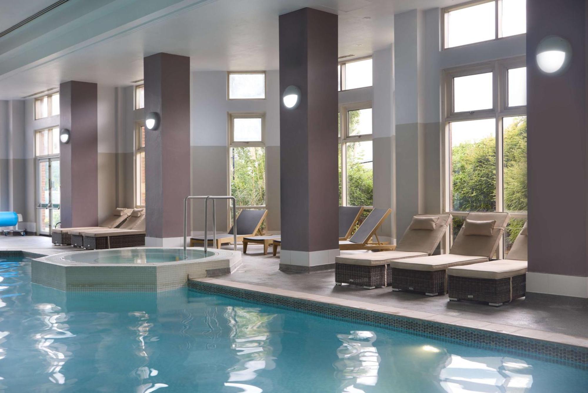 Doubletree By Hilton Dartford Bridge Hotel Ngoại thất bức ảnh